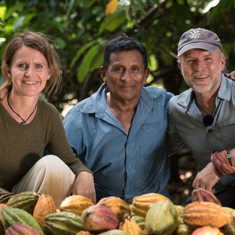 Patrick und Peggy von Choco del Sol zu Besuch auf Kakaofarm in Belize